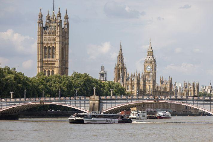 river boat on the thames