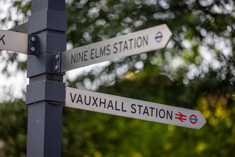 Local signs to transport hubs
