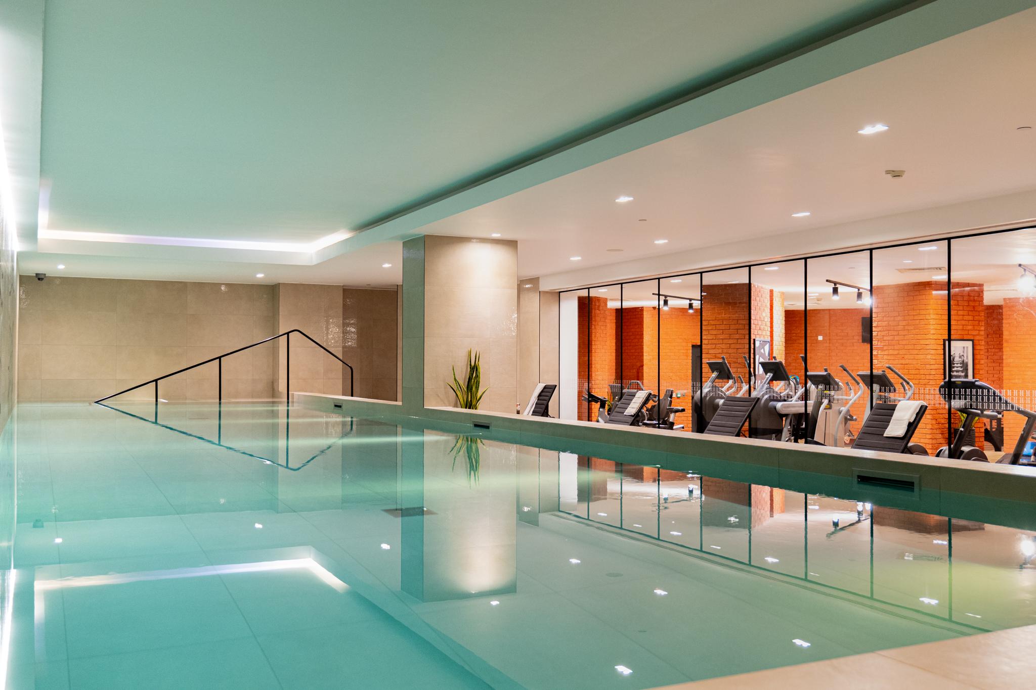 Indoor pool Keybridge