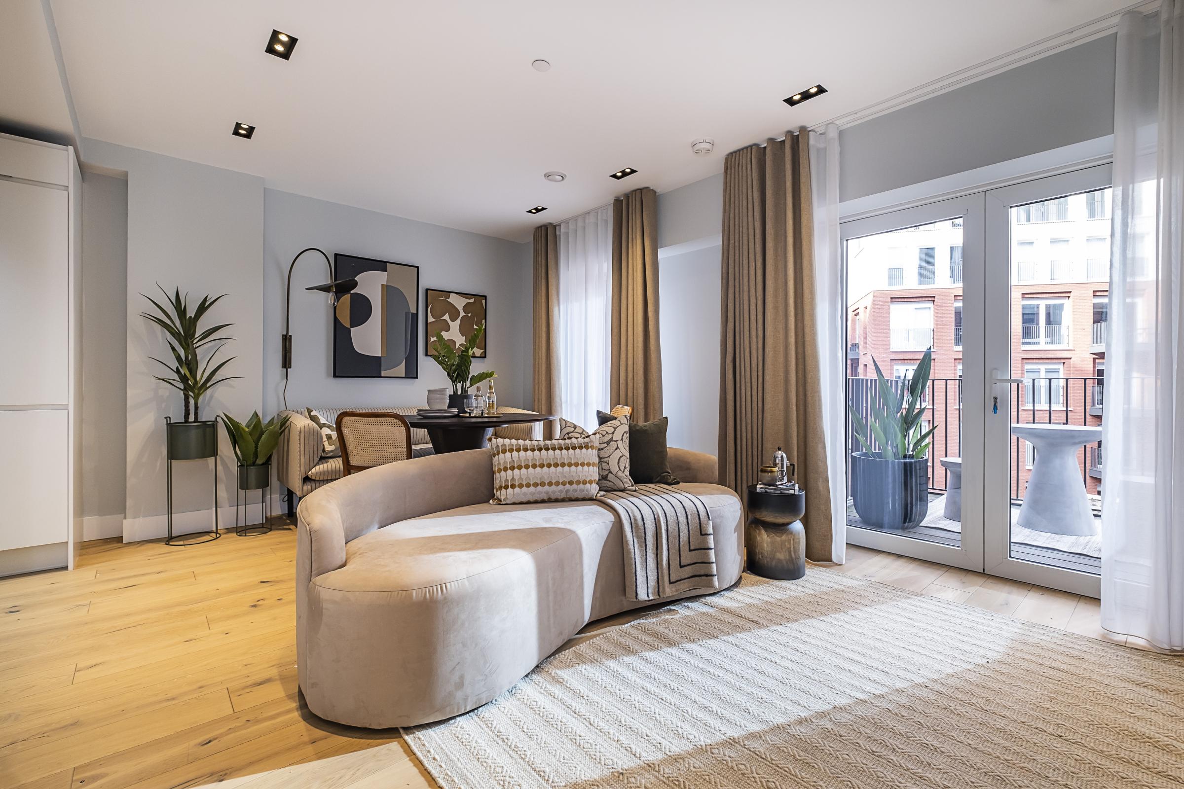 17 Exchange Gardens Living room